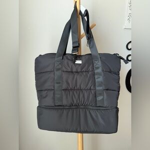 WILO the Label Black Puffer Gym Bag Tote NEW Bottom Zippered Compartment